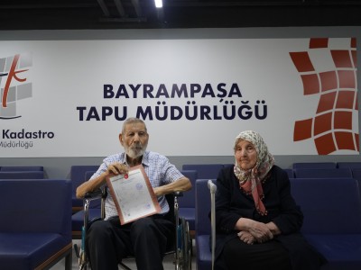 Bayrampaşa Kentsel Dönüşüm Projemizde Tapular Verilmeye Başlandı.